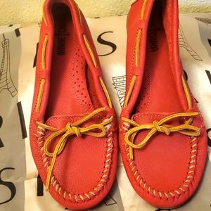Minnetonka  Women's Boat Moccasins
